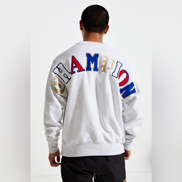 Champion Reverse Weave Old English Varsity Crew Neck Gray Sweatshirt Sz Small - Picture 1 of 10